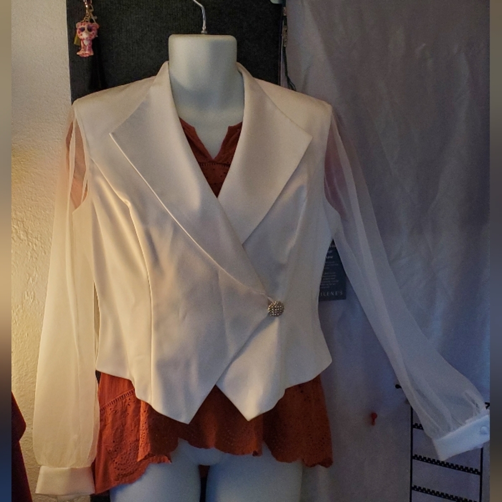 Elegant J. R. Nites By Caliendo White Blazer with Sheer Sleeves - Picture 2 of 11